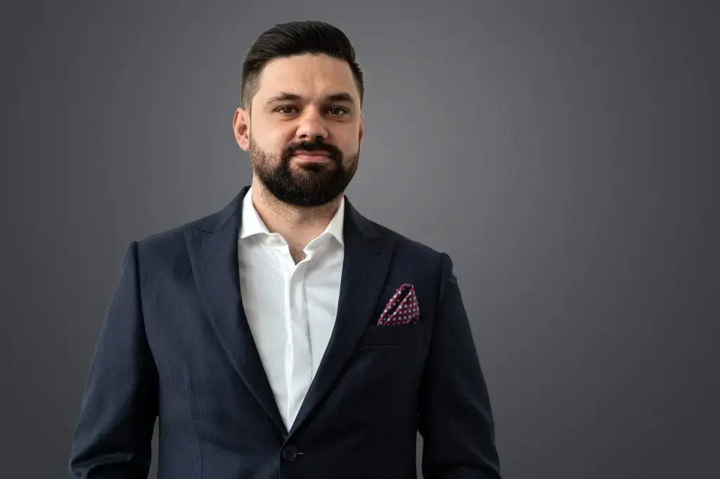 Vlad MUSTAȚĂ